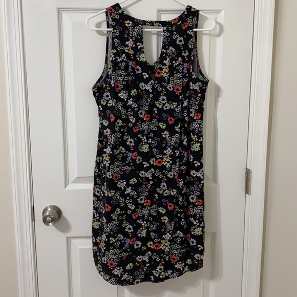 Old Navy Floral dress size medium - Picture 3 of 3